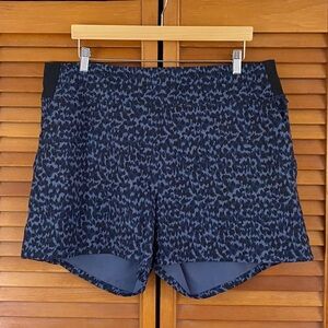 Athleta Shorts Women's Plus Size 18 Camo Animal Print Brooklyn Printed Stretchy